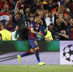 Neymar Hobi Jebol Gawang PSG