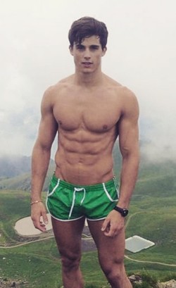 Foto: Pietro Boselli, Dosen Matematika Tampan yang Gila Olahraga