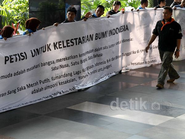 Peringati Hari Bumi, Pelajar Demo di KPK Peringati Hari Bumi, Pelajar Demo di KPK