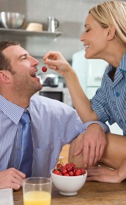 Rahasia Dapatkan Gaji Lebih Besar Menurut Riset: Rajin Bercinta