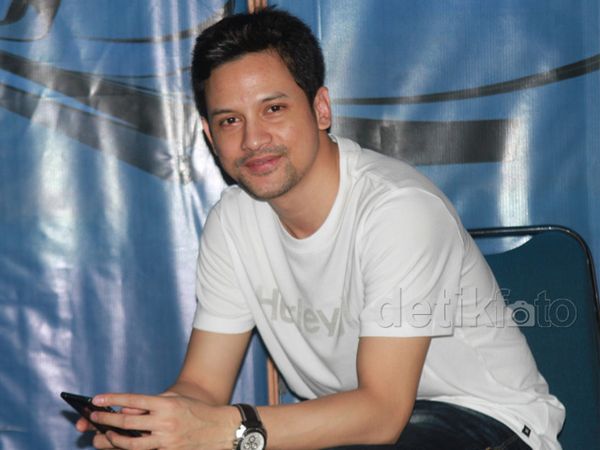 Lucky Perdana Jomblo Lagi