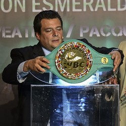 Sabuk Berhias Zamrud untuk Pemenang Mayweather vs Pacquiao Dipamerkan