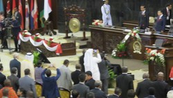 Masuk Gedung Nusantara, Jokowi Disambut Tepuk Tangan Delegasi Parlemen Asia-Afrika