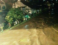 Kali Code Yogyakarta Meluap, Permukiman Warga Terendam Banjir
