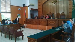 Hakim Praperadilan Tolak 2 Saksi yang Dihadirkan Karena Pegawai KPK