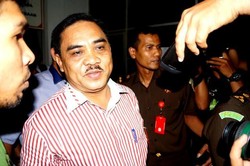 Terlibat Korupsi, Mantan Kadis Perkebunan Riau Ditahan