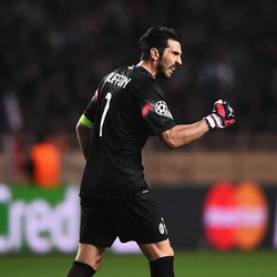 Leganya Buffon Akhiri Penantian 12 Tahun