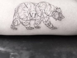 Seniman Tato Los Angeles Ini Incaran Selebriti Hollywood