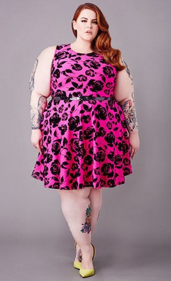 Foto: Ini Tess, Wanita Berbobot 116 Kg Pertama yang Dikontrak Agensi Model