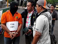 Rekonstruksi Perampokan Minimarket di Jaktim