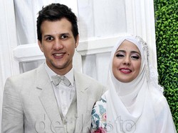 Arsen, Anak Risty Tagor dan Rifky Balweel Manja ke Stuart Collin