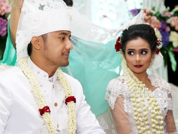 Suasana Akad Nikah Hengky Kurniawan dan Sonya Fatmala
