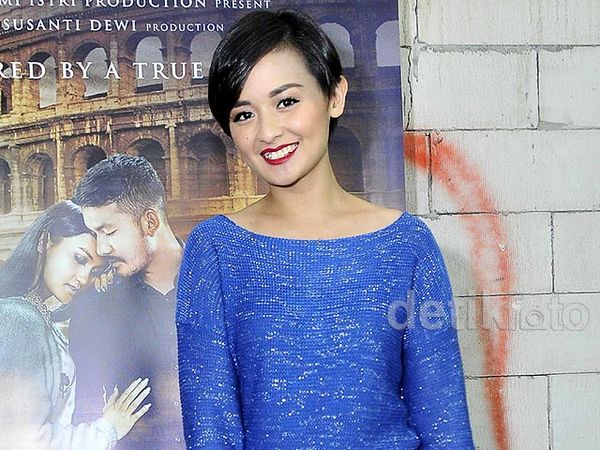 Joanna Alexandra si Ibu Muda nan Cantik