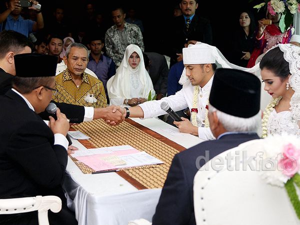 Selamat! Hengky Kurniawan dan Sonya Fatmala Resmi Menikah