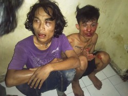 2 Jambret di Makassar Digebuki Massa, Motornya Dibakar