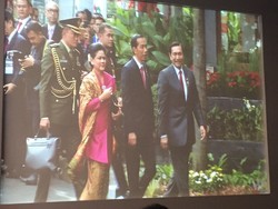 Jokowi dan Istri Serta Para Menteri Berkumpul di Hotel Savoy