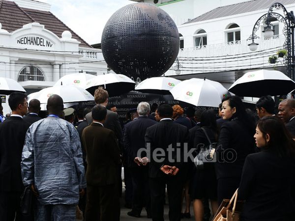 Monumen KAA Diresmikan