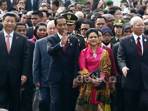 Kepala Negara KAA 'Historical Walk' ke Gedung Merdeka
