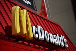 McDonalds Menutup 350 Gerainya Pada Awal Trimester 2015