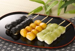 Mitarashi Dango, Camilan Kenyal yang Lezat Bisa Dibuat Sendiri