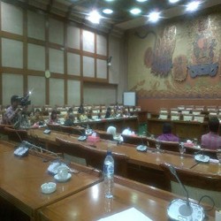 Rapat Panjang Persetujuan Penerbitan Saham Baru BUMN, Diskors 2 Kali