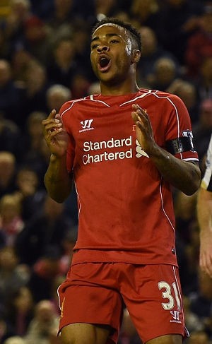 Sterling Tak Terpengaruh dengan Kritik
