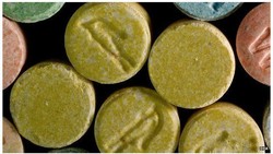 Sekitar 2.000 Murid di Inggris Tertangkap Bawa Narkoba