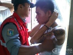 Sebelum Dibawa Polisi, Copet Hardisk di TransJ Dipajang di Halte Dukuh Atas