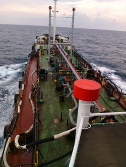 Polisi Tangkap Kapal Tanker Bermuatan 800 KL Solar di Perairan Kepri