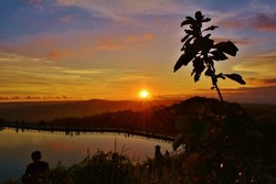 Sunset Seperti Lukisan di Gunung Purba Yogyakarta
