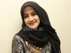 2 Tahun Ditinggal Uje, Pipik Gelar Konser Nada dan Cinta