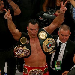 Wladimir Klitschko Sukses Pertahankan Gelar