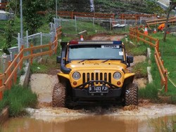 Balapan Off Road ala Jeep