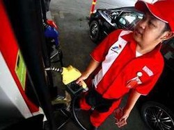 Bensin Makin Mahal dengan Pertalite, Sampai Berapa Penjualan Mobil akan Turun?