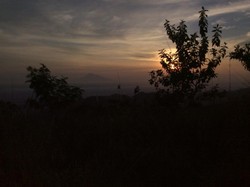 Mengejar Sunrise di Puncak Kuta Malaka, Aceh