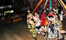 Tak Terlupakan, Menari Dengan Suku Dayak di Kalimantan