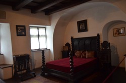Penampakan Kamar Tidur Drakula di Rumania