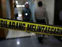 Polisi Geledah Ruang Kerja H. Lulung