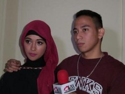 Mantap Berhijab, Poppy Bunga Kejutkan Sang Suami