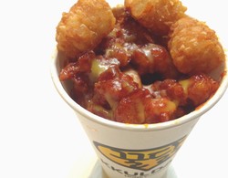 Kkuldak: Ngemil Potongan Ayam Goreng Tepung dan Tteok Bersaus Madu dari Korea