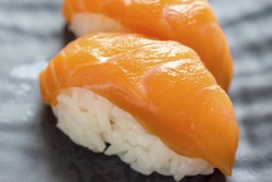 Maguro Nigiri dan Anago, Sushi Tradisional yang Gurih Sehat! (1)