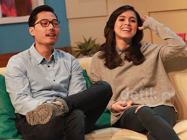 Lovebirds, Nycta Gina dan Rizky Kinos