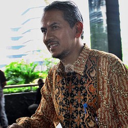 Anggito: Ekonomi RI Melambat, Likuiditas Ketat, Bank Perang Bunga