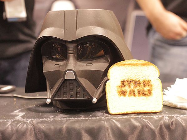 Berburu Pernak-pernik dan Masuk Dunia Star Wars