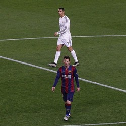 Ferguson: CR7 Bisa Oke Main di Klub Manapun, Messi Belum Tentu