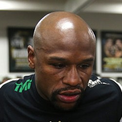 Mayweather Diminta Pensiun usai Duel dengan Pacquiao