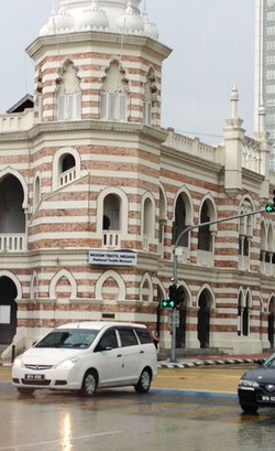 Foto: Mengintip Keberadaan Batik dan Tenun di Museum Tekstil Malaysia