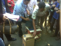 Tangis Terpidana Mati Zainal Abidin di Sela Salat Bareng Keluarga