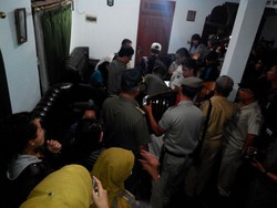 Kena Razia Kos-kosan, Enam Pasangan Mesum Disoraki Warga