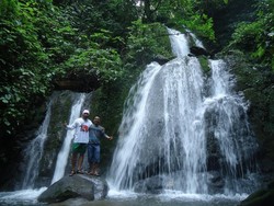 Melihat Batu Batirai, Air Terjun Bertingkat nan Indah di Padang Panjang